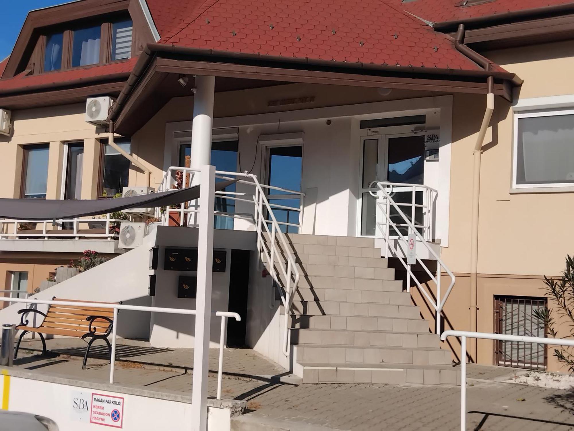 Szent Benedek Apartman Appartement Fot Buitenkant foto
